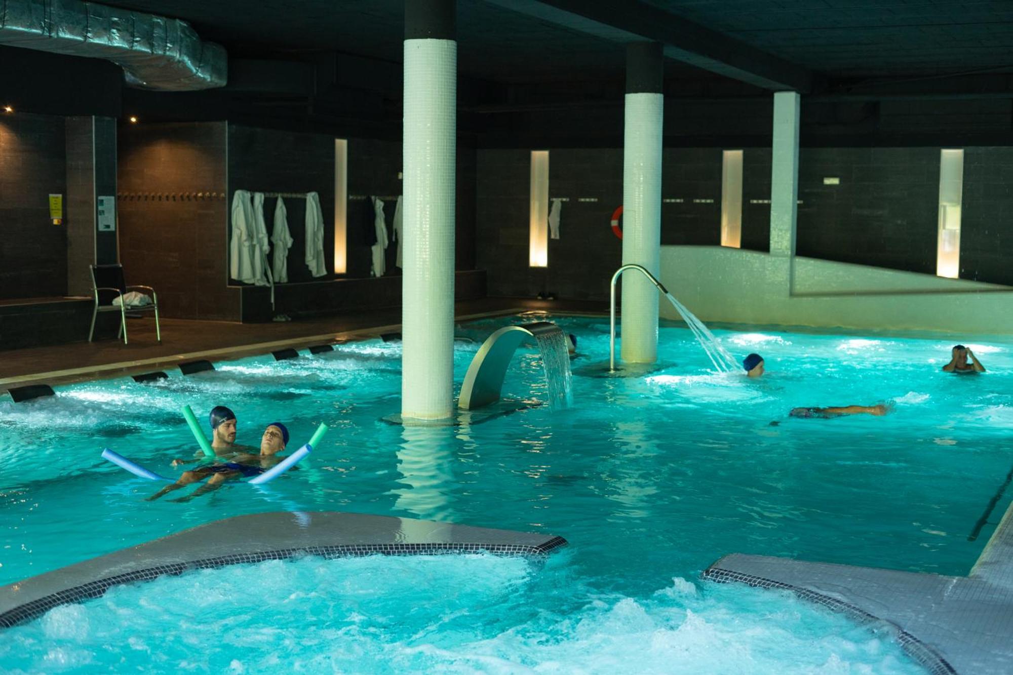 Hotel Real Balneario Carlos III Трийо Екстериор снимка