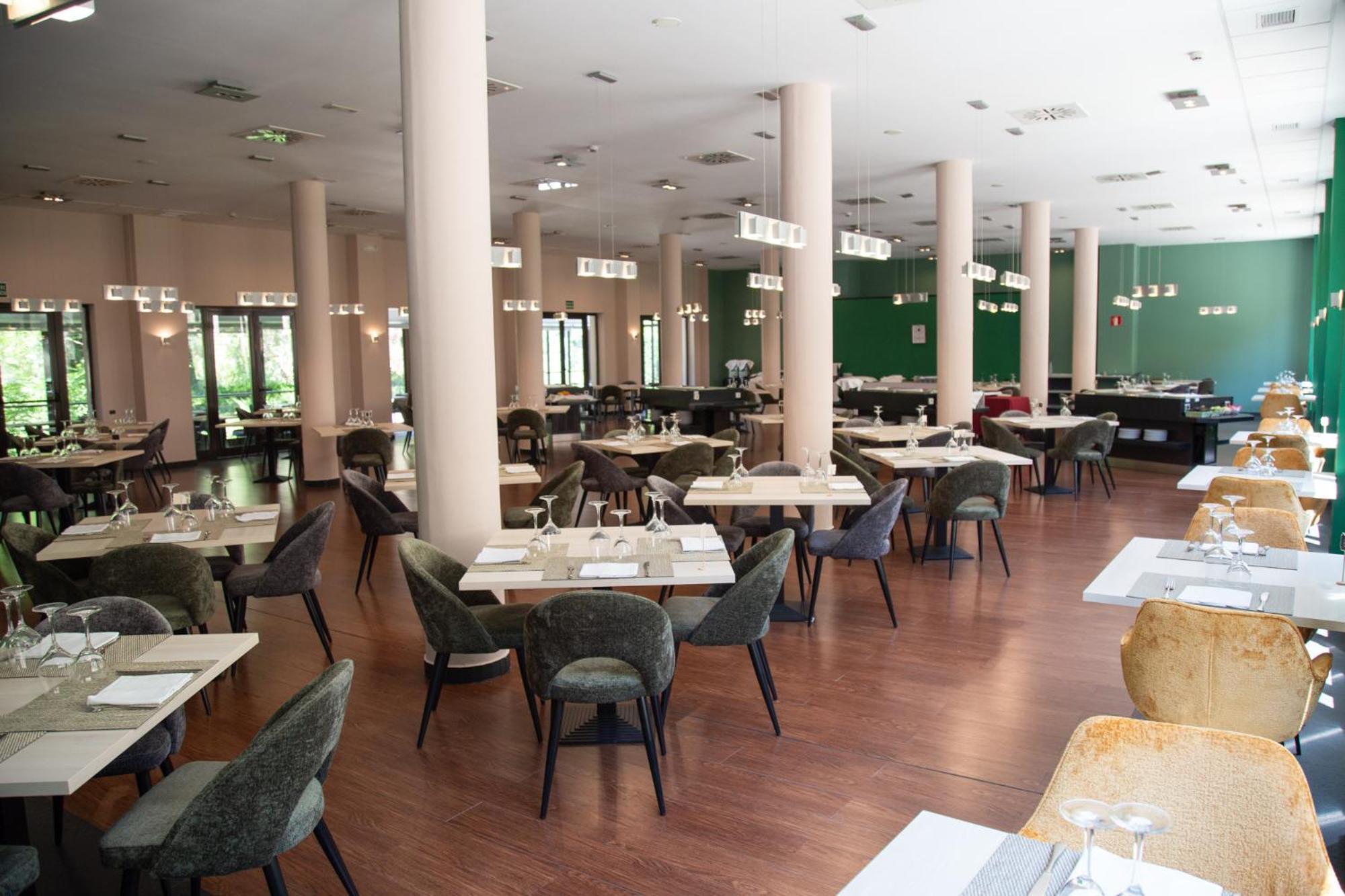Hotel Real Balneario Carlos III Трийо Екстериор снимка
